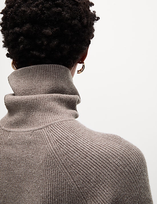 Žebrovaný svetr s rolákovým límcem