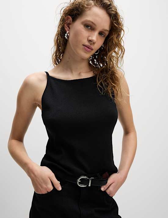 Square Neck Fitted Knitted Vest