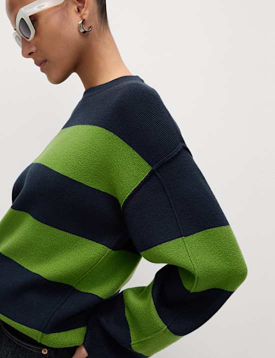 Jersey de tacto suave de rayas de escote cerrado