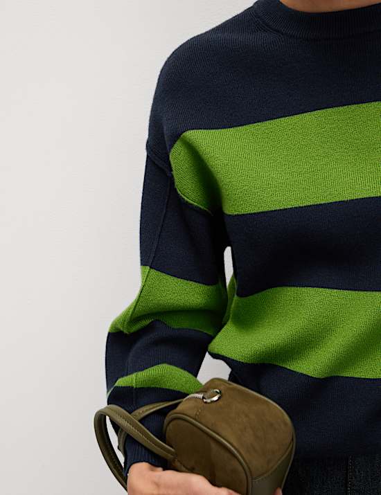 Jersey de tacto suave de rayas de escote cerrado