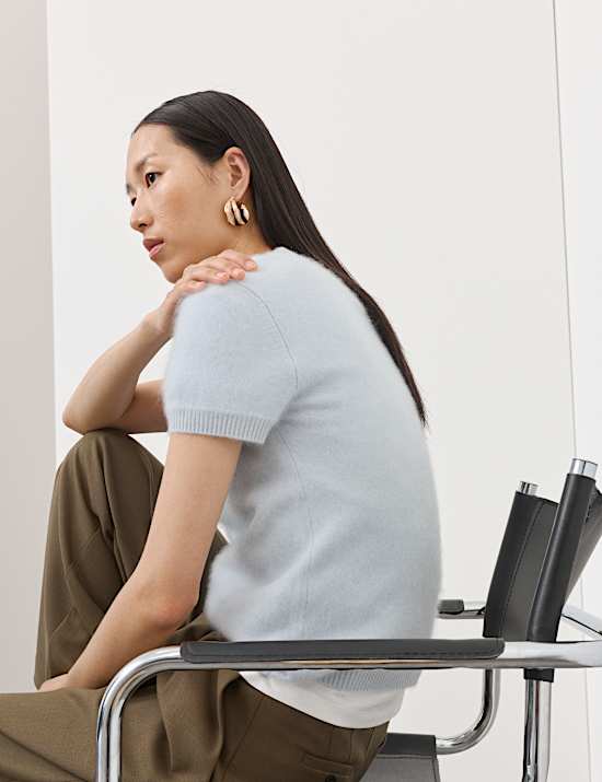 Atasan Rajut Sarat Wol Halus dengan Kasmir