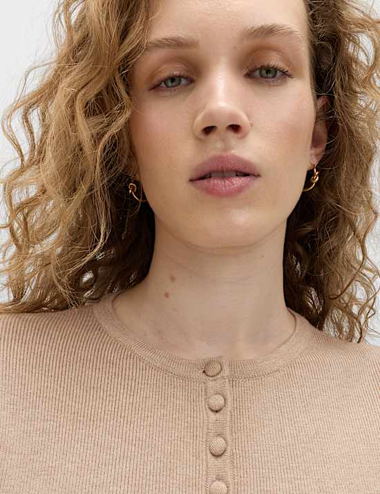 C&aacute;rdigan p&eacute;plum ajustado de tacto suave con cuello redondo