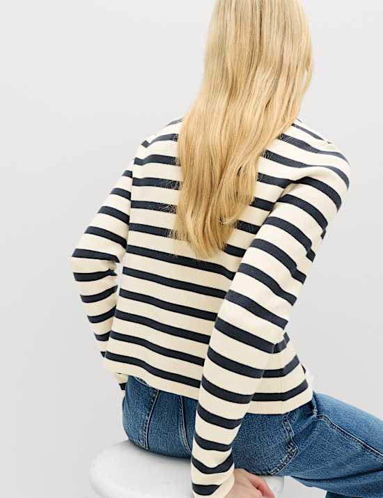 Schmal geschnittene, gestreifte Jacke aus Strick mit hohem Baumwollanteil