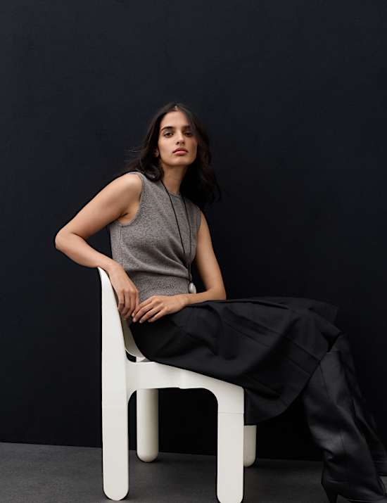 Merino Wool Rich Knitted Vest with Cashmere