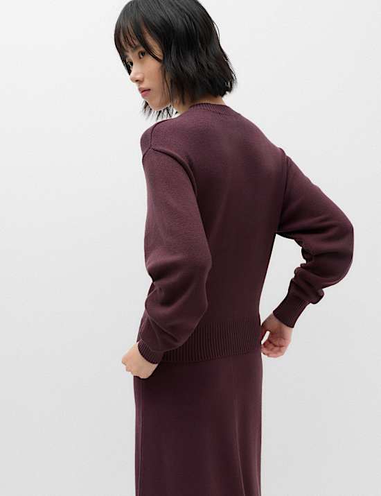 Crew Neck Fitted Jumper