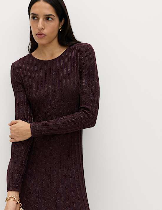 Sprankelende, geribde, gebreide maxi-jurk