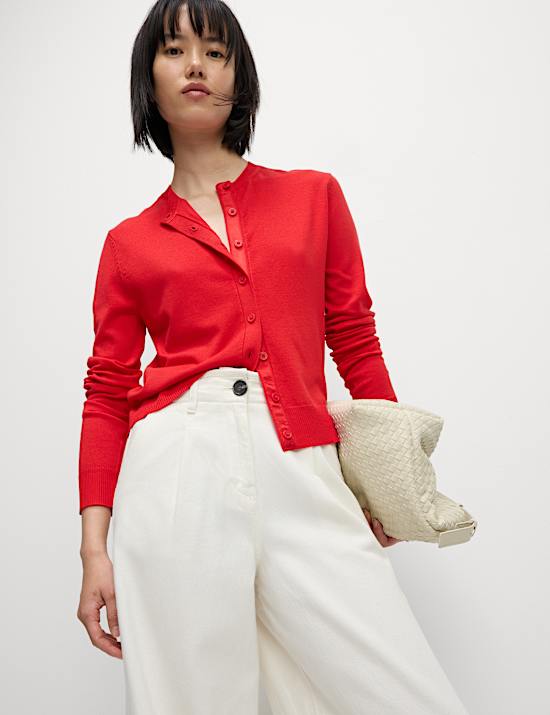 Cárdigan de cuello redondo con botones en el delantero