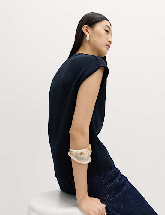 Crew Neck Knitted Vest