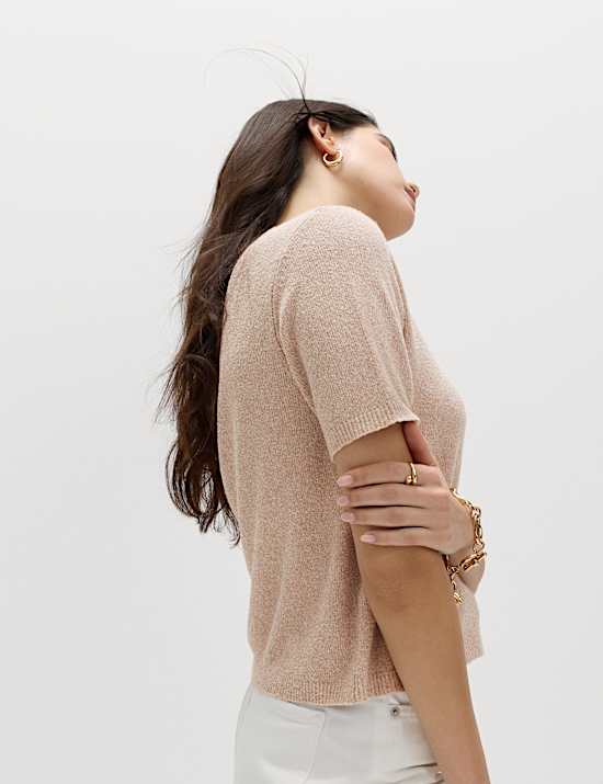 Slim-fit gebreide katoenrijke boucl&eacute;-top