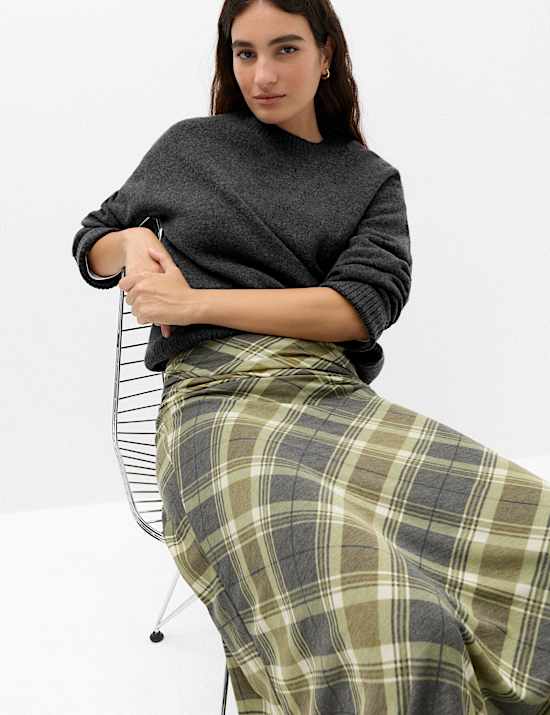 Pull &agrave; encolure ronde avec laine