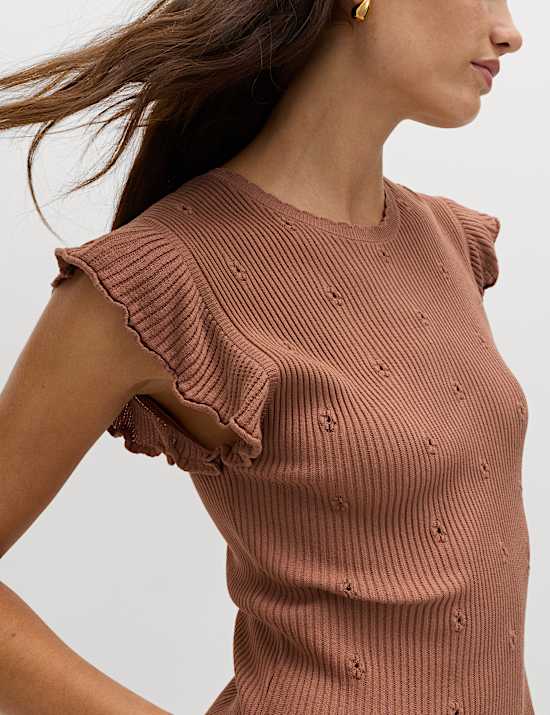 Gebreide, geribbelde top met aangerimpelde taille en ruches