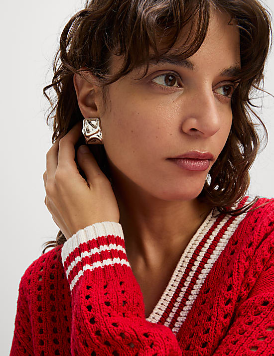Pull en coton &agrave; bordure contrast&eacute;e et motif textur&eacute;