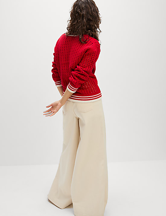Pull en coton &agrave; bordure contrast&eacute;e et motif textur&eacute;