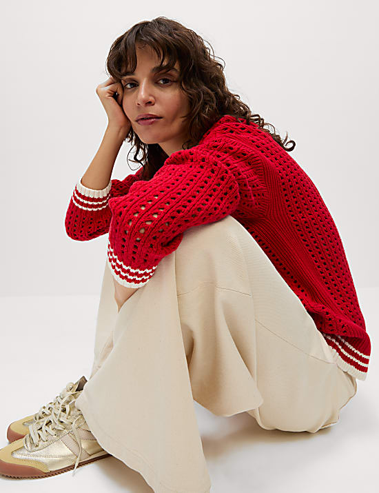 Pull en coton &agrave; bordure contrast&eacute;e et motif textur&eacute;