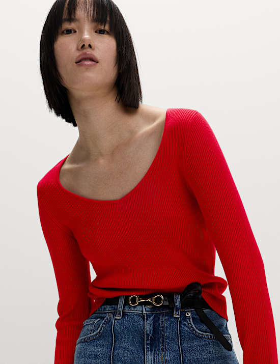 Top ajusté en maille côtelée décolleté cœur