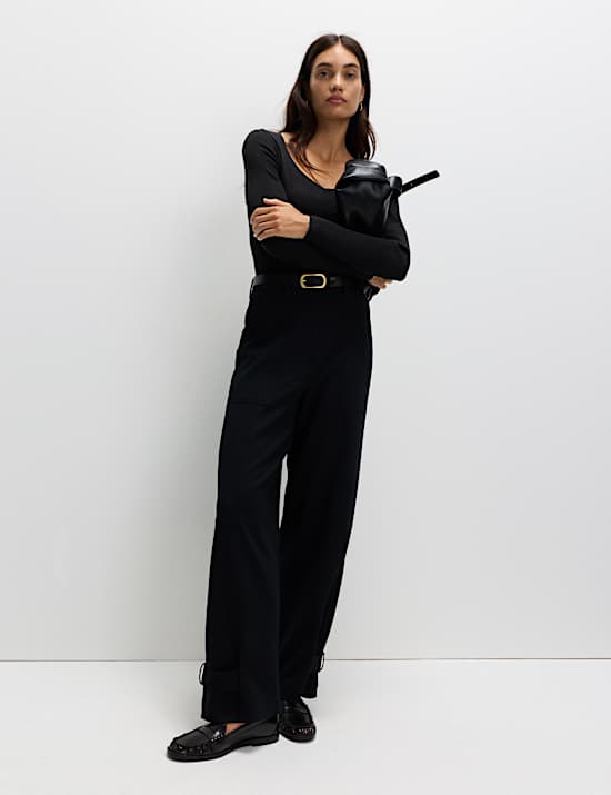 Ribbed Sweetheart Fitted Knitted Top