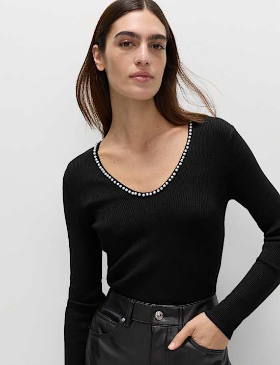 Embellished Scoop Neck Knitted Top