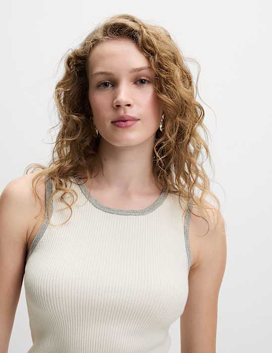 Ribbed Fitted Tipped Detail Vest