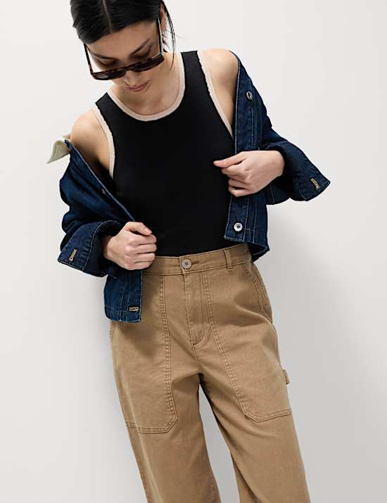 Ribbed Fitted Tipped Detail Vest