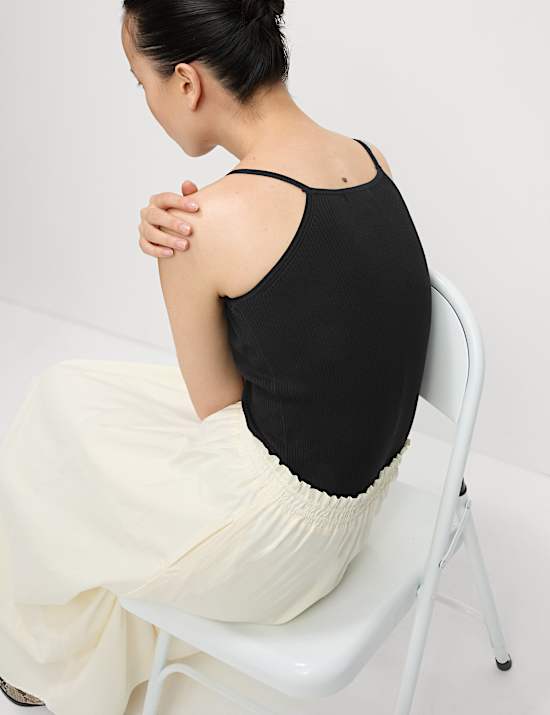 Ribbed V-Neck Slim Fit Knitted Vest