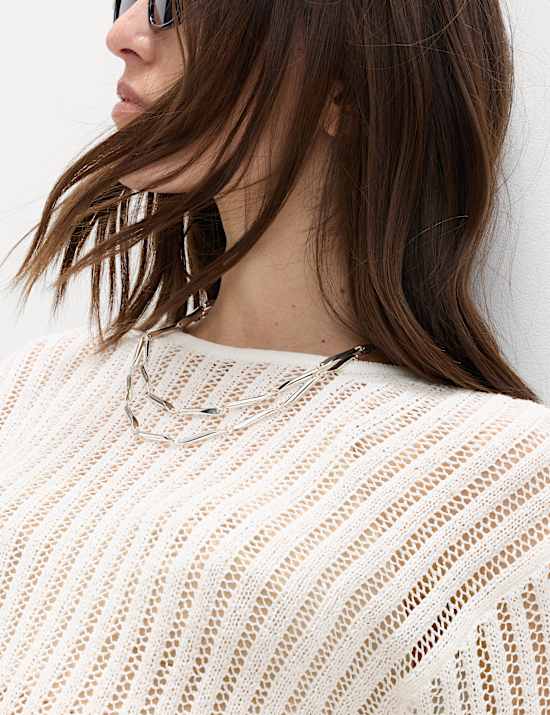 Strukturierter Pullover mit Rundhalsausschnitt und hohem Baumwollanteil