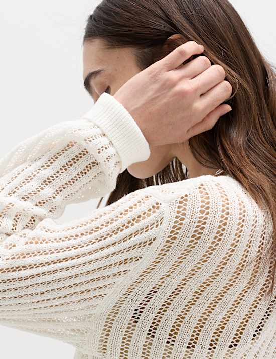 Strukturierter Pullover mit Rundhalsausschnitt und hohem Baumwollanteil