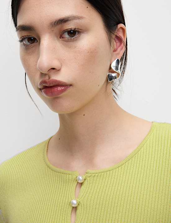 Textured Crew Neck Pearl Look Button Cropped Knitted Top