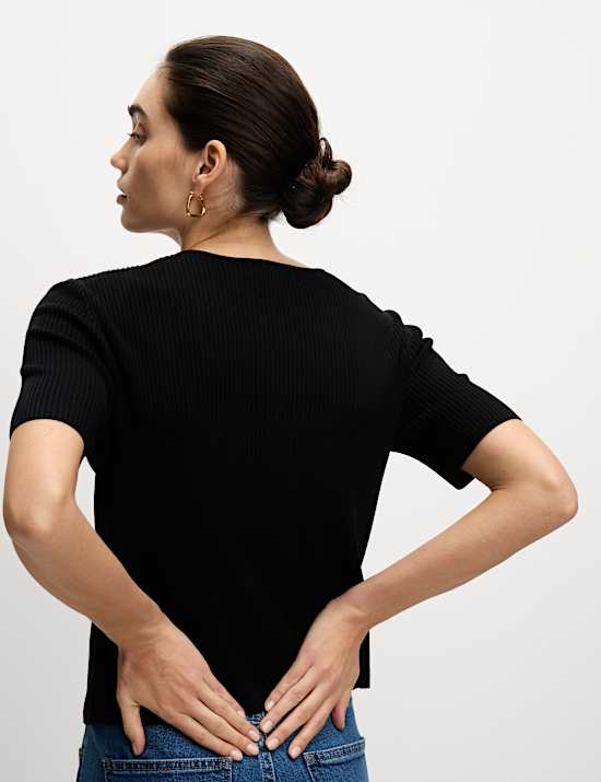 Textured Crew Neck Pearl Look Button Cropped Knitted Top