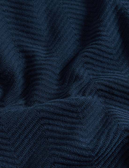 קרדיגן בגזרה נוחה מבד עשיר בכותנה עם טקסטורה