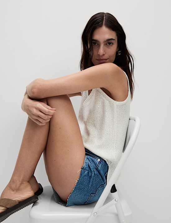 Texturované pletené tílko s výstřihem do V a flitry