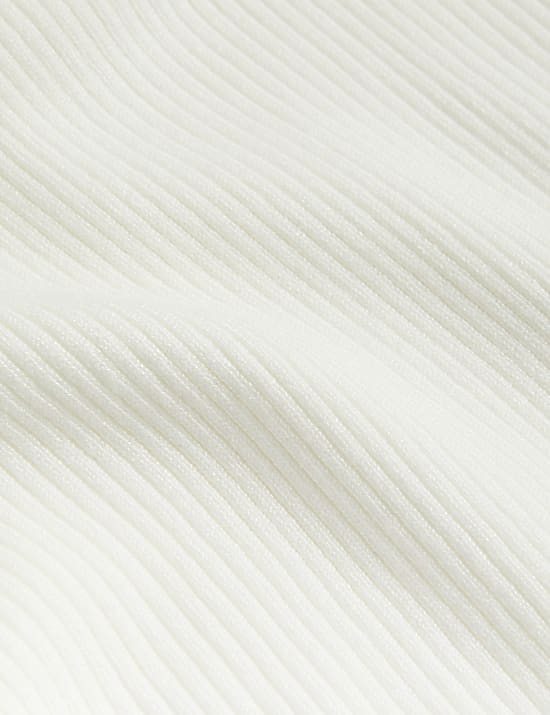 Pull c&ocirc;tel&eacute; &agrave; col rond et d&eacute;tail boutons