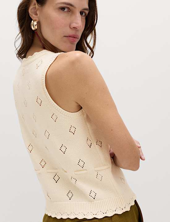 Pure Cotton Textured Cropped Knitted Vest