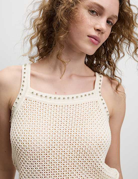 Embellished Slim Fit Knitted Vest