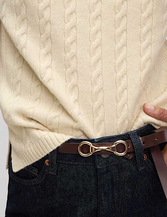 Air-Yarn Cable Knit Crew Neck Knitted Vest