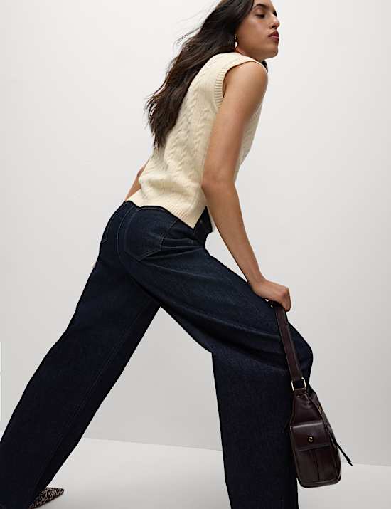 Air-Yarn Cable Knit Crew Neck Knitted Vest