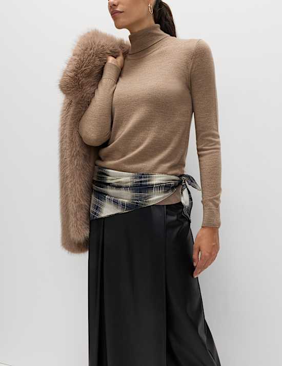 Sweter z rolowanym golfem z czystej wełny merino