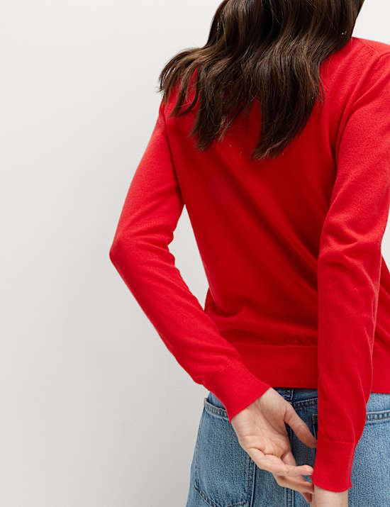 Sweter z rolowanym golfem z czystej wełny merino