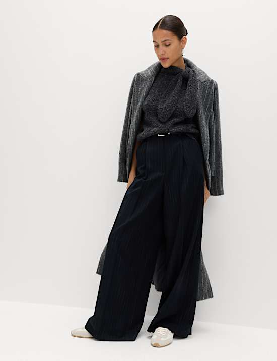 Strickoberteil mit Krawattenkragen mit Wollanteil