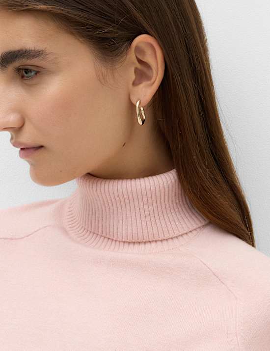 Pull en maille l&eacute;g&egrave;re &agrave; col roul&eacute;