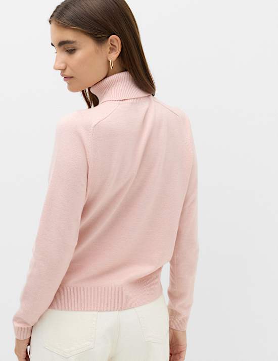 Pull en maille l&eacute;g&egrave;re &agrave; col roul&eacute;