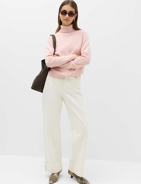 Pull en maille l&eacute;g&egrave;re &agrave; col roul&eacute;
