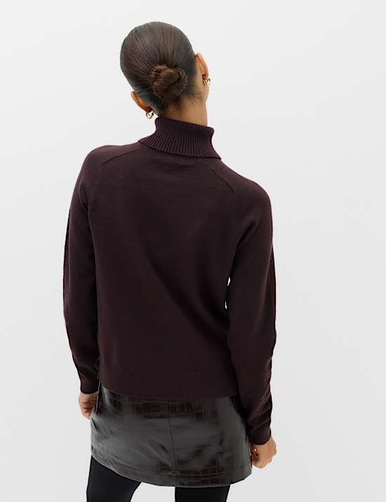 Pull en maille l&eacute;g&egrave;re &agrave; col roul&eacute;