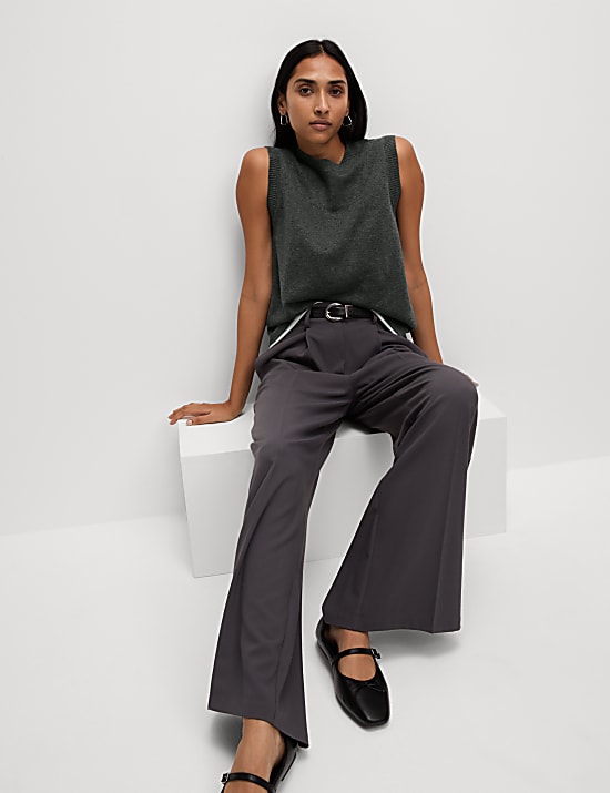 Air-Yarn Crew Neck Tipped Detail Knitted Vest