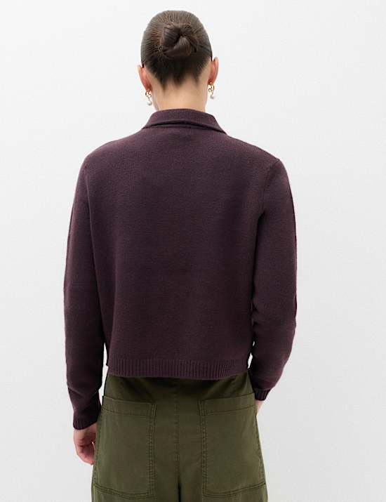 Bequeme kurze Strickjacke aus Luftgarngewebe mit Kragen