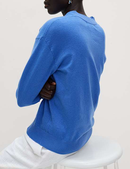 Air-Yarn V-Neck Jumper