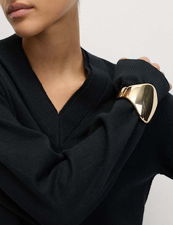 Air-Yarn V-Neck Jumper