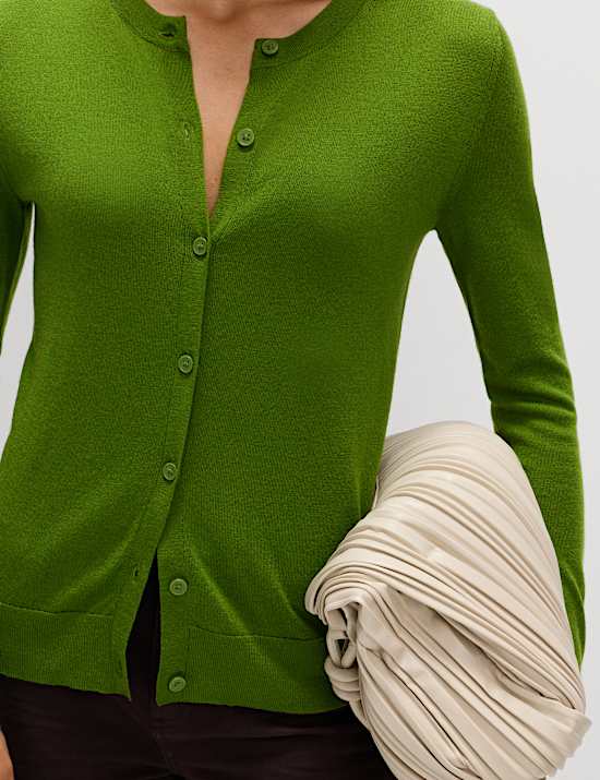 Ζακέτα με κλειστή στρογγυλή λαιμόκοψη από 100% μαλλί Merino