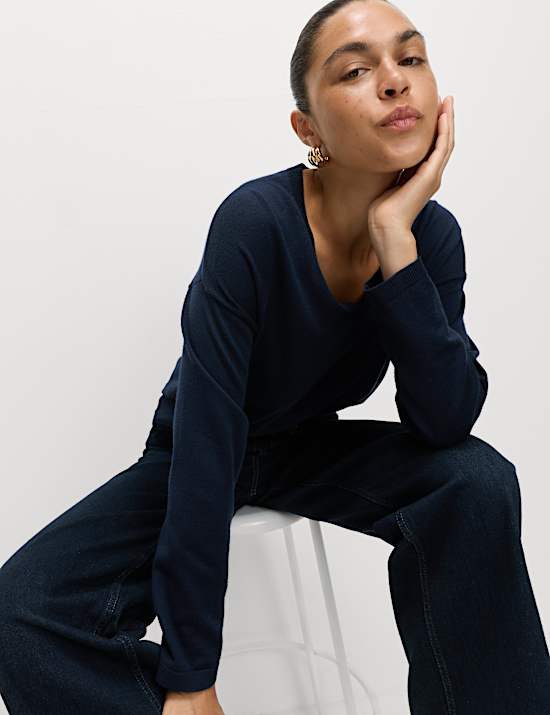 Jumper Kerah V Wol Merino Murni