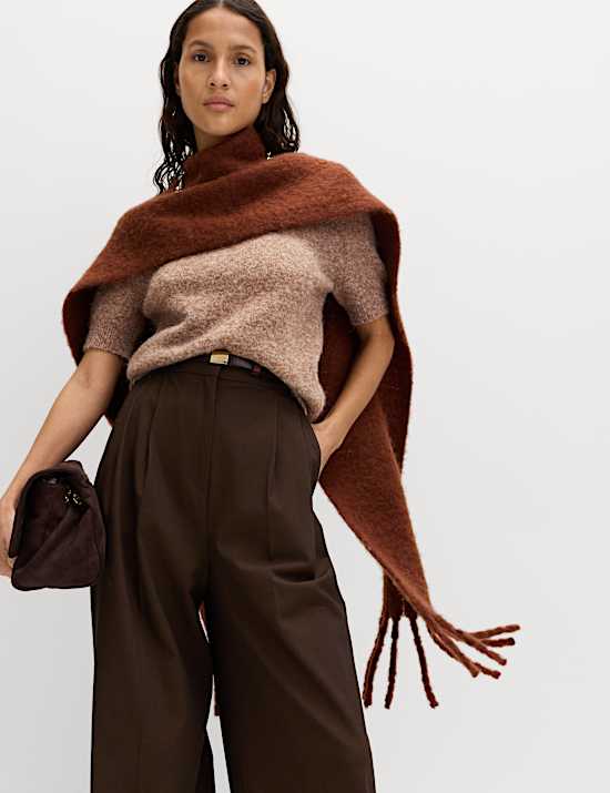 סריג בגזרה צרה ובטקסטורה בשילוב צמר