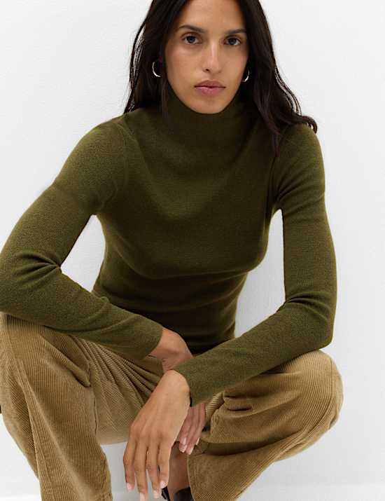 Funnel Neck Fitted Knitted Top With Wool